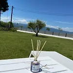 Ploumis Seaside Апарт-отель Ставрос