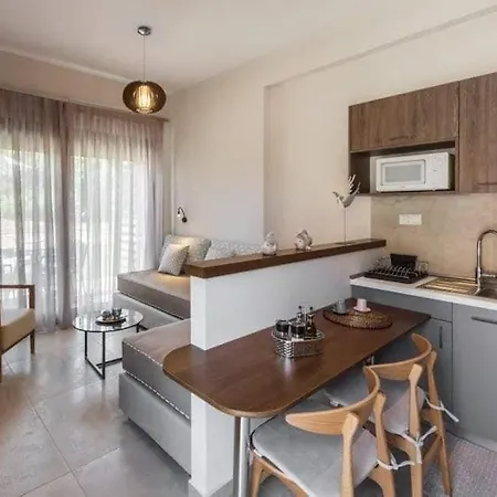 Ploumis Seaside 4*