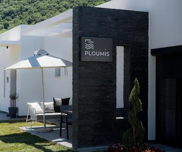 Ploumis Seaside Ξενοδοχείο με διαμερίσματα 4*