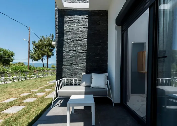 아파트호텔 Ploumis Seaside 4*