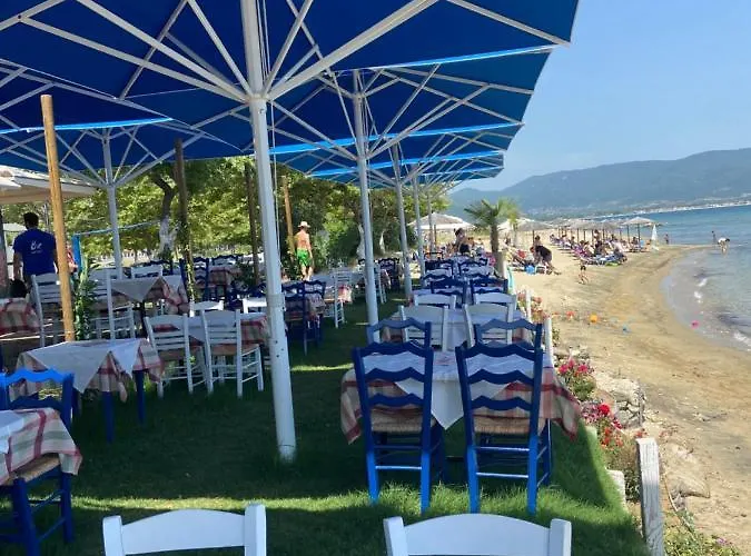 아파트호텔 Ploumis Seaside