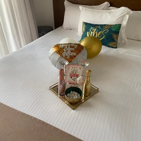 Ploumis Seaside Aparthotel