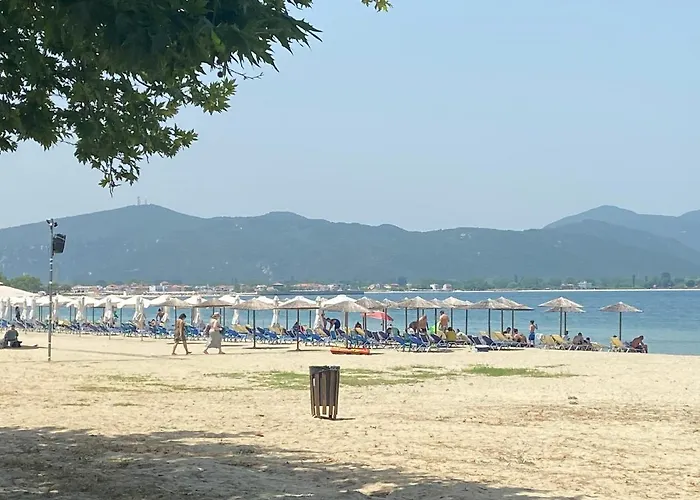 Ploumis Seaside סטאברוס
