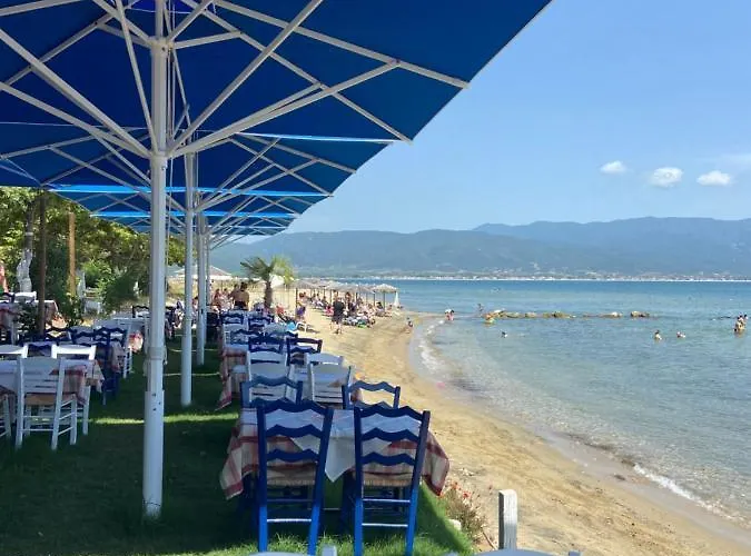 Ploumis Seaside