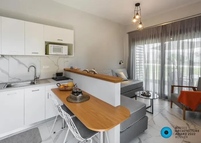 Aparthotel Ploumis Seaside 4*